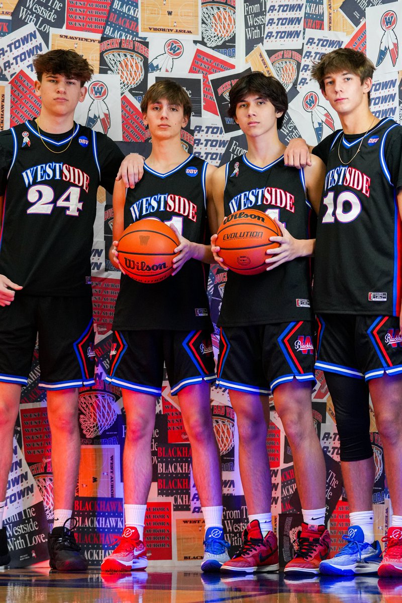 Blackhawks make it 14 in a row and capture the U8 West title by taking down S. Elgin 70-44 on Senior Night. <a href="/T_Smith2424/">Terrence Smith</a> 14pts <a href="/gabe_gonzo33/">Gabe Gonzales</a> 17pts 7rebs <a href="/AbrahamM121212/">Abraham Martinez</a> 11pts <a href="/_Travis_Brown/">Travis Brown jr.</a> 9pts 7stls <a href="/NestoHoops/">Aaron Britton</a> <a href="/tdc200/">Big Tim</a> <a href="/HSBBALLjg/">Jack Gleason</a> <a href="/michaelsobrien/">Michael O'Brien</a> <a href="/joehoopsreport/">Joe Henricksen</a> #Blackhawkfamily