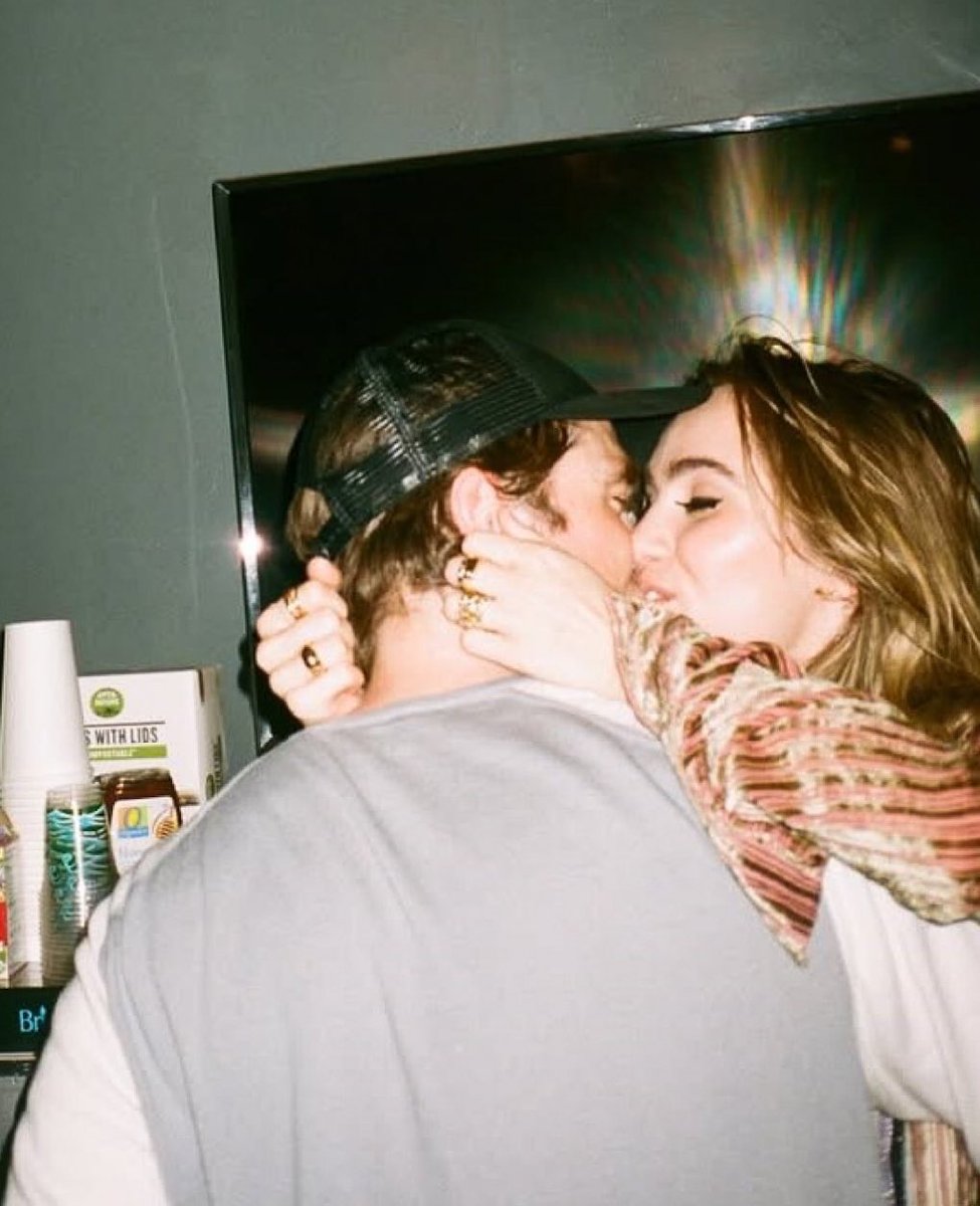 Sighs!! What can I say!? They are in sync and make such a cute couple!
Pattinson &amp; Suki 💘
#HappyValentine