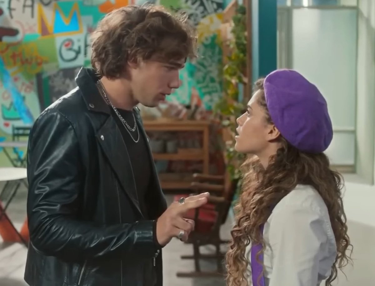 literalylover's tweet photo. “No me interesa estar en una relación donde la chica que está conmigo no sabe lo que quiere” que hombre 
MARREY O BALA https://t.co/0ONhCIJBwQ