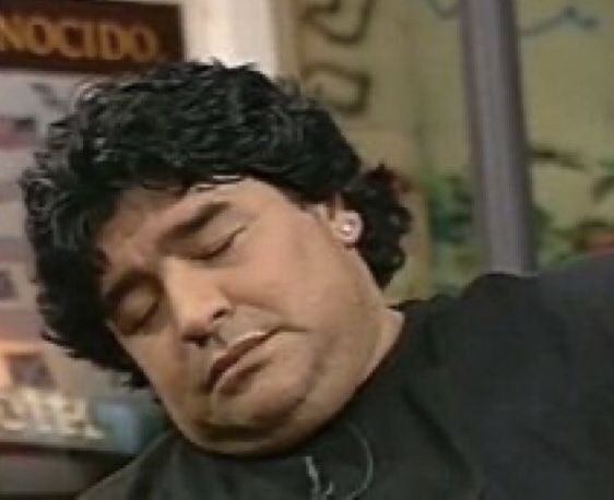 bueno me tiene las bolas llena con “QUE FLUYA” chúpala si te gusta alguien encaras y no la dejas ir como un boludon lo peor de todo es que tuvo que activar por un juego nunca que iba a tener la intención de hacerlo por su cuenta saca saca