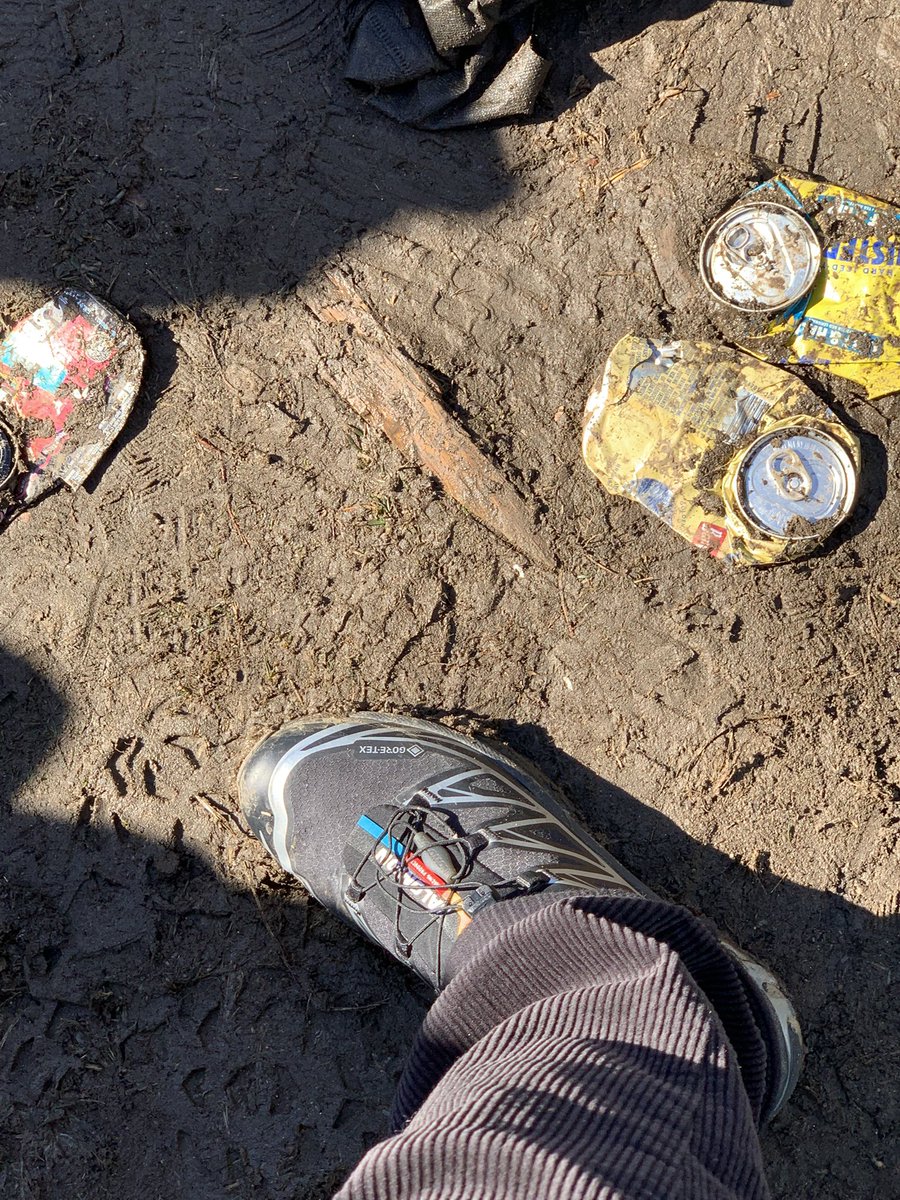 them_splaining's tweet image. torturing my salomon’s at the eagles parade