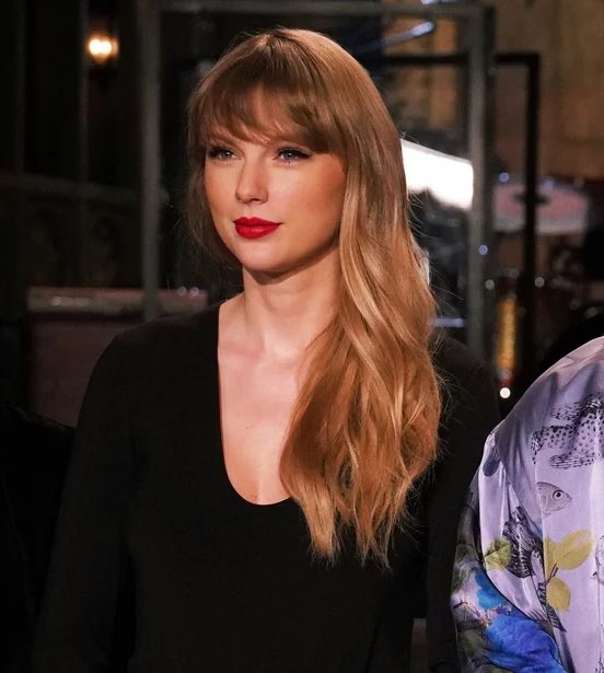 PopBase's tweet image. According to Vulture, Taylor Swift called SNL creator Lorne Michaels in 2015 to ask if he would kill off a sketch spoofing her ‘girl squad’ that they asked her to appear in. 

His response was: “Taylor, I do not negotiate with terrorists.”