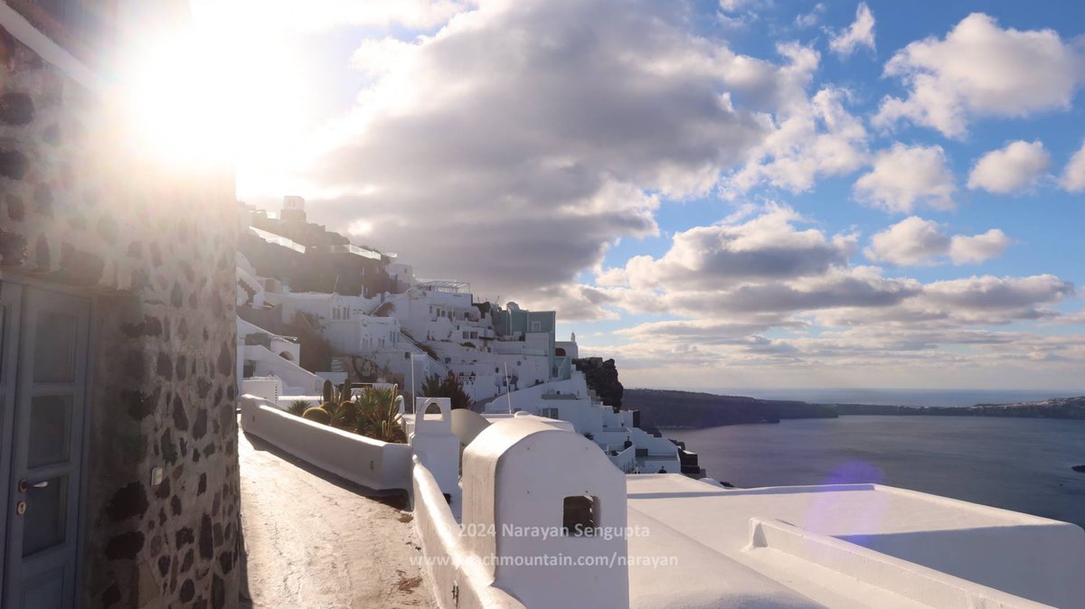 USAS_WW1's tweet image. #Santorini #SantoriniEarthquakes #Earthquake #Σεισμοι #Σαντορίνη: The Santorini area has had 1,500+ magnitude 2.0 and up earthquakes in February. The little 10-mile circle has had about 30% of the world&apos;s earthquakes in that time.😢