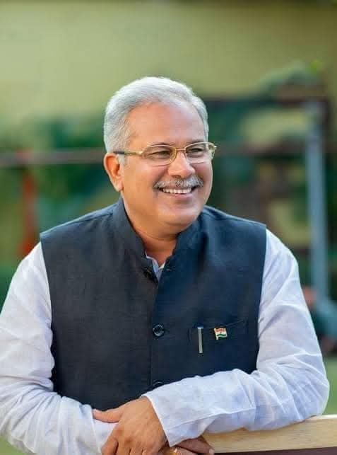 Rajankhutel's tweet photo. छत्तीसगढ़ीया शान के प्रतिक ,छत्तीसगढ़ के पूर्व मुख्यमंत्री आदरणीय श्री @bhupeshbaghel जी को अखिल भारतीय कांग्रेस कमेटी के राष्ट्रीय महासचिव एवं प्रभारी पंजाब कांग्रेस कमेटी बनाये जाने पर हार्दिक बधाई एवं शुभकामनाएं https://t.co/4RSaiFH8yh