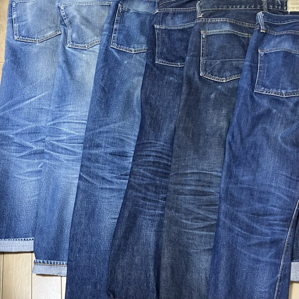 kabachan1022's tweet image. ヒゲ、ヒゲ、ヒゲ、ヒゲ、ヒゲ、ヒゲ。
ハチノス×6。
私は日本のデニムを愛用。レギュラーで履いてる10本中色落ちがすすんでる6本。
私は基本ワンウォッシュから履きますが、週一履いてこんな感じ。
毎日同じ様な格好をしていますが、履いているものは実は違うという完全な自己満笑
#ジャパンデニム