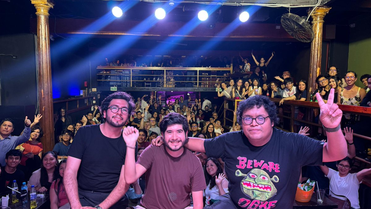 🔥 Dos fechas a lleno total. Más que agradecido con este par de amigos con quienes he hecho posible esto: juntar a casi 200 personas para hablar de historia y literatura. La cultura es resistencia y siempre lo será.