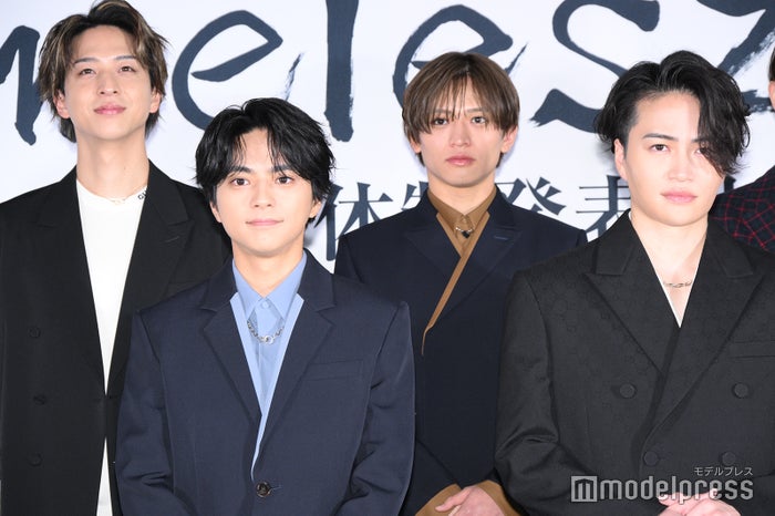 modelpress's tweet photo. 【timelesz襲名式 新体制発表記者会見】

菊池風磨、松島聡を中島健人と呼び間違い
新体制お披露目で照れ笑い

🔻さらに写真を見る
https://t.co/9cLOCWl4Ju

#timelesz #ネトフリでタイプロ https://t.co/LfxYSK1lA9