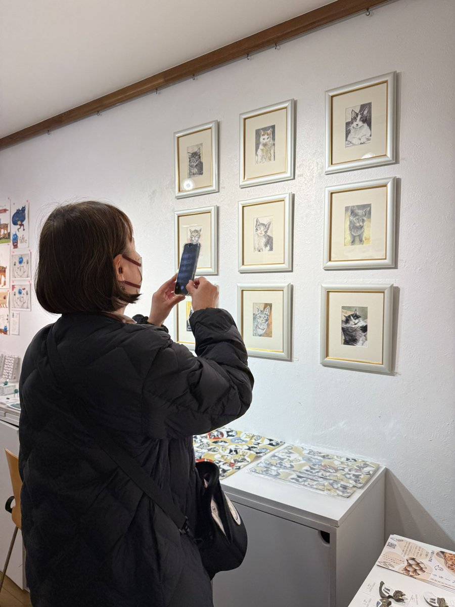 吉祥寺リベストギャラリーで「ネコトモ2025」開催中
猫をテーマの作品が並んでます