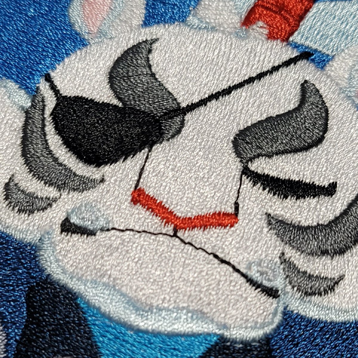 vezer_cvz's tweet photo. @JinmemeRON @Ronin_Network Details of the finished embroidery https://t.co/aT2BTio7dN