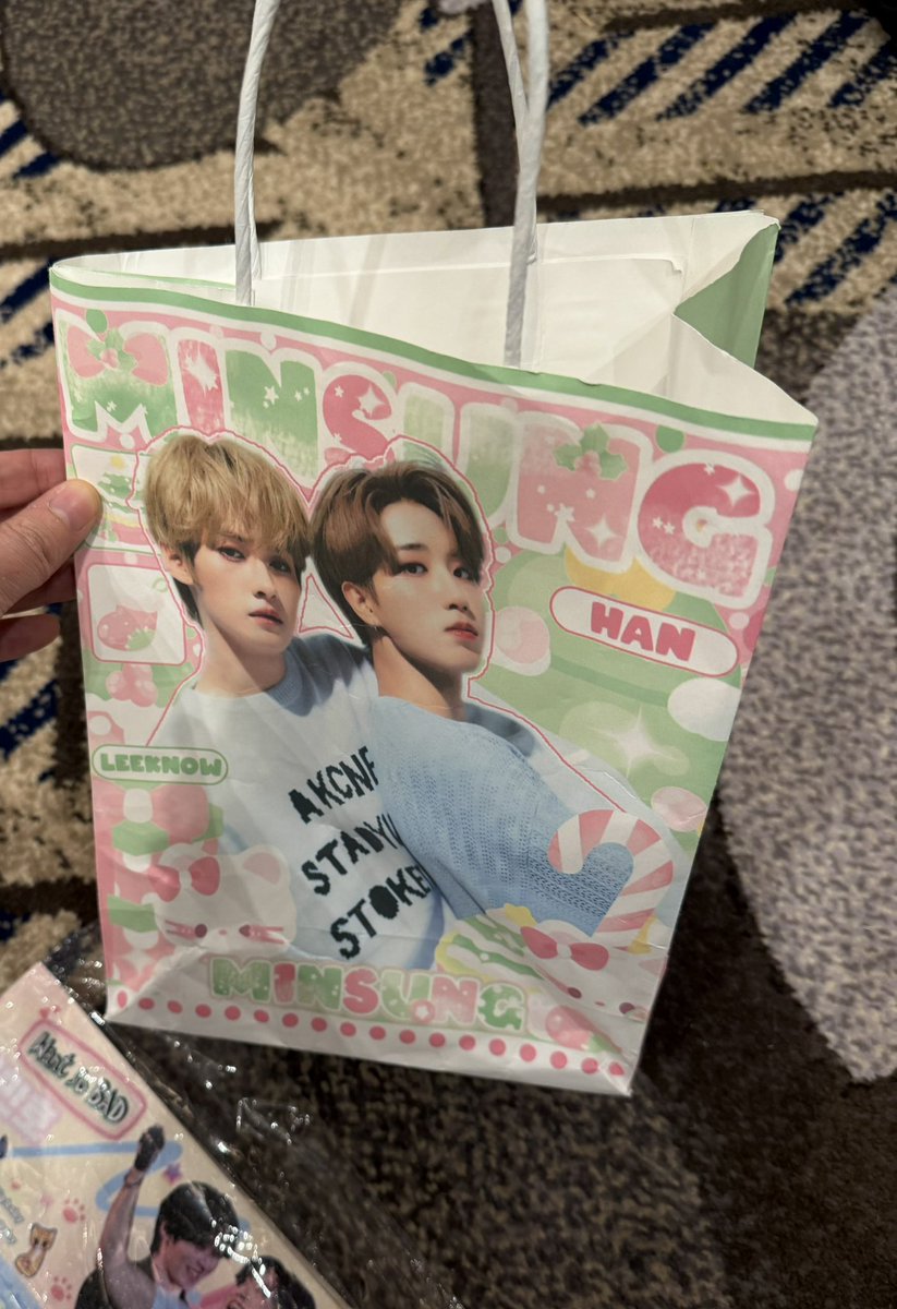 It will be distributed at the stay rest area
left side！