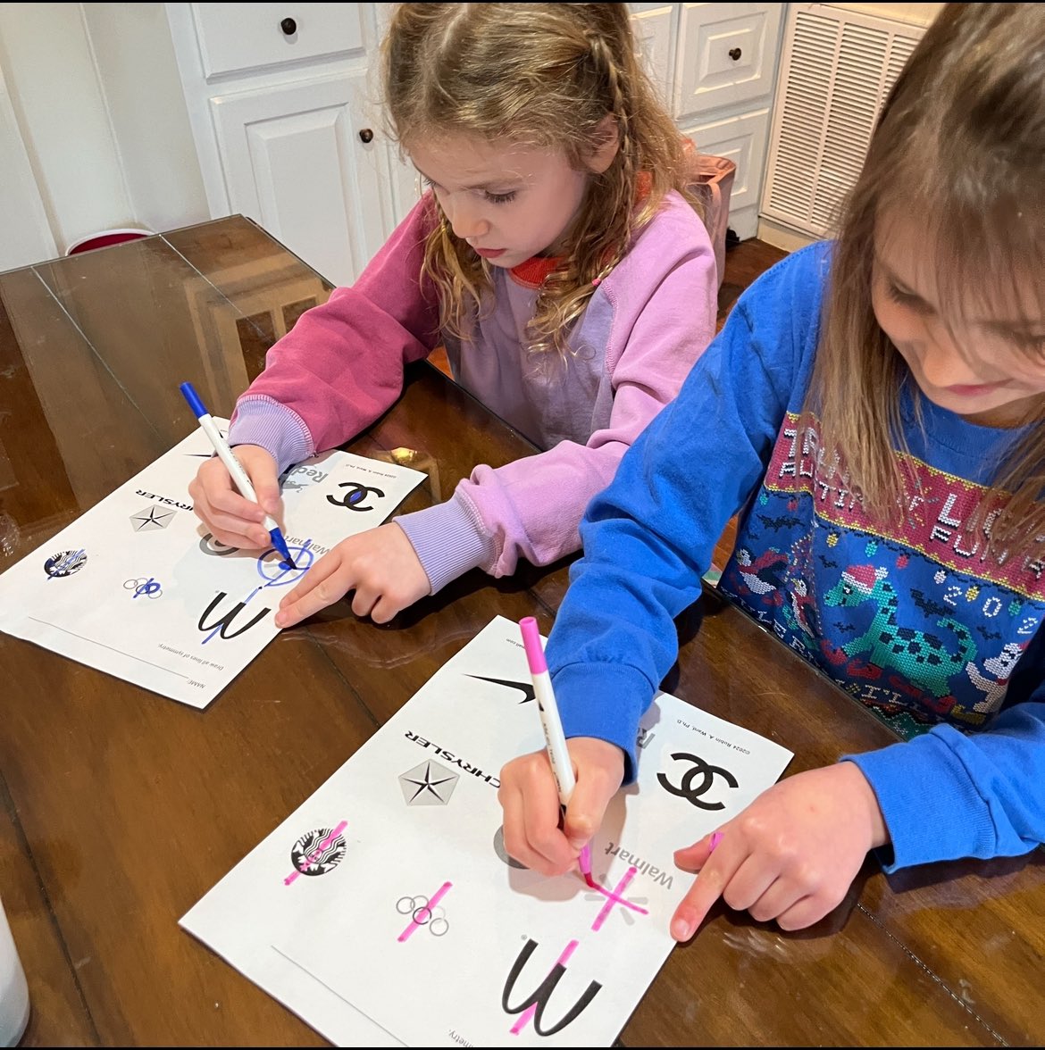 First graders explored symmetry in letters, product logos, and using "miras." Then they created art in the spirit of Robert Indiana's LOVE art.
#Math+Art=Fun #mathgoggles #robertindiana