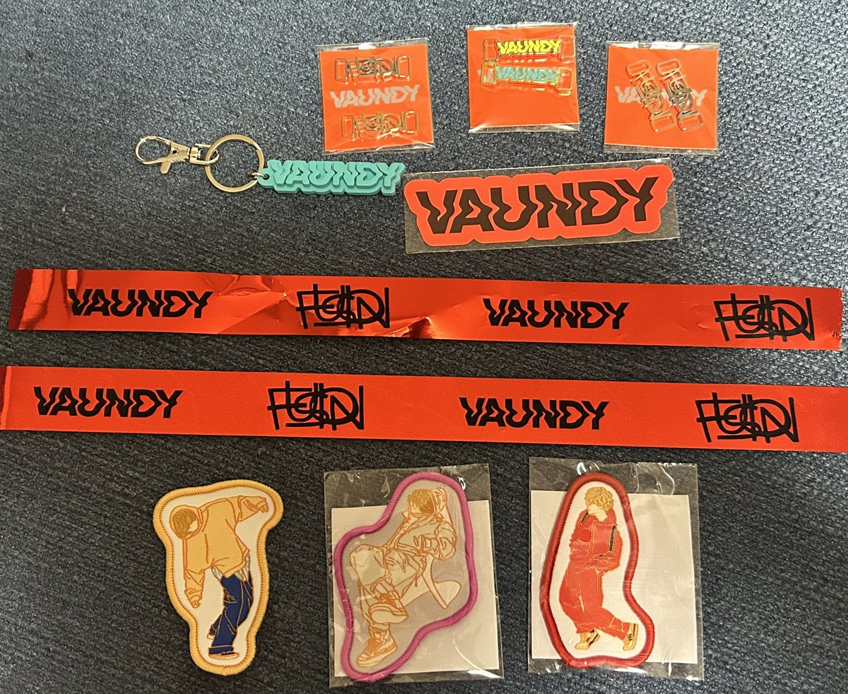 【まとめ売り】vaundyキーホルダー　デュブレ　ソックス Amazon | vaundy デュブレ ロゴ 2色 FUSION カプセルトイ ガチャ