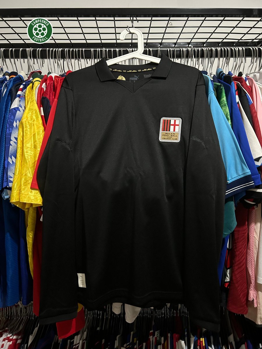 mfadlirilo's tweet photo. @Jerseyforum #jersey4sale   
> AC Milan H 125 Anniv  - 2.199 
Small / Medium / Large / XtrLarge     

>AC Milan gk 125 Anniv - All Black - 1.999  
Medium / Large / XtrLarge  

all BNWT stock 1 piece / size  
+6285814 085812  

bisa COD  Senayan /  Pdk Indah 
marketplace + fee https://t.co/mRTxe0UJwV