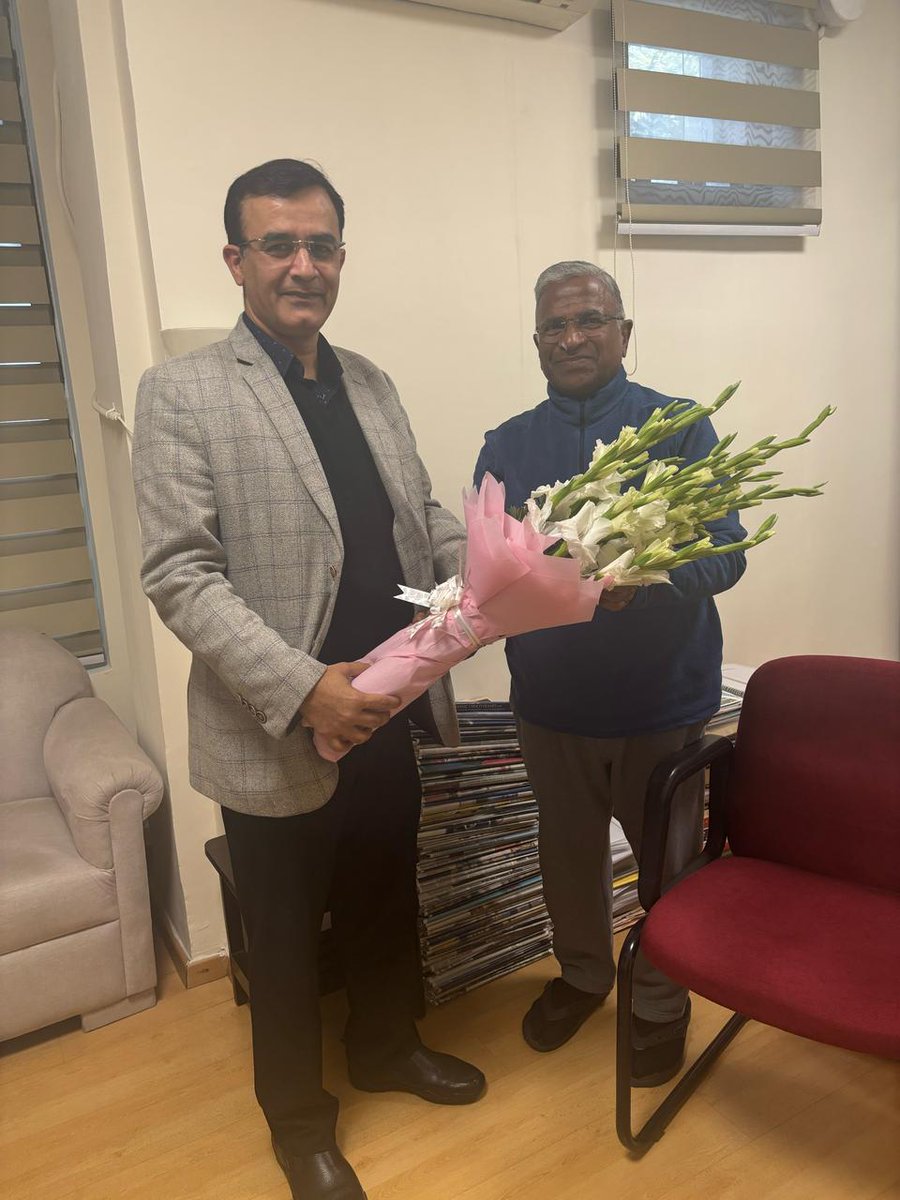 ShoneeKapoor's tweet image. Met Hon'ble Deputy Chairperson of Rajya Sabha Sh. Harivansh Narayan Singh Ji yesterday and apprised him of gross misuse of Gender Biased Laws.
Must say he is a very humble man, he gave a patient hearing and gave few astute suggestions to take our movement forward. He strong…