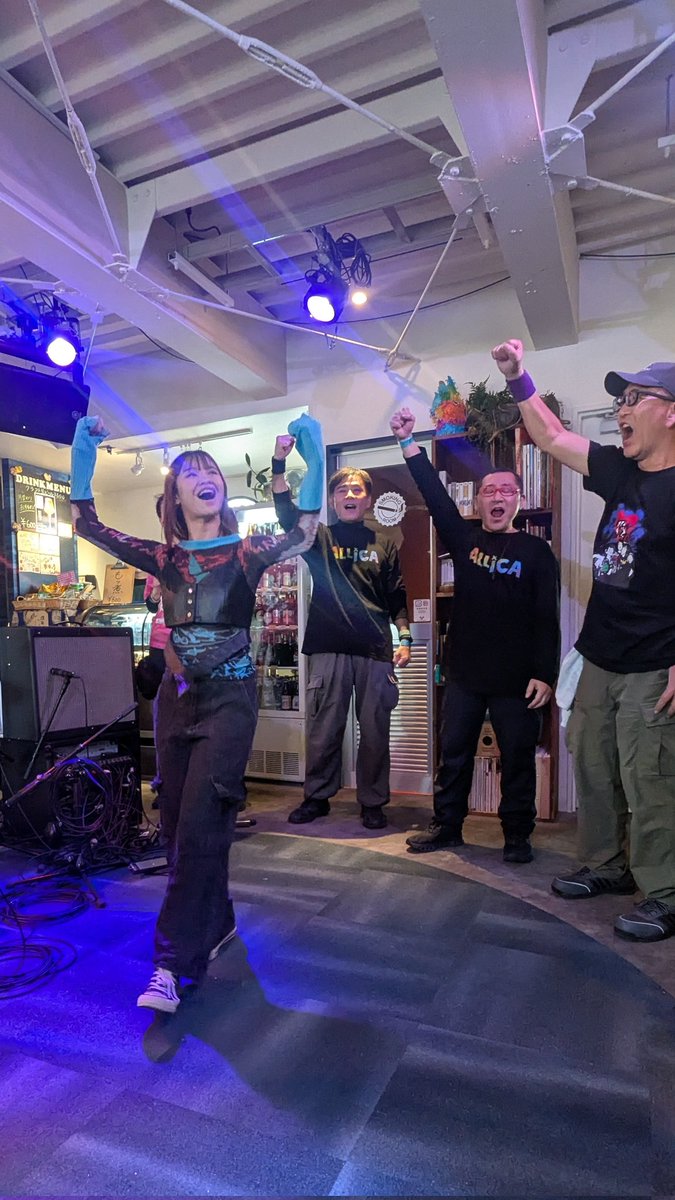 【DAYDREAM】
あんた何か
<a href="/anta_nanka/">あんた何か【公式】</a>
オンタイムでスタートしました！

準備運動はできてますか〜!?フロアが全部ステージと一緒になってぶち上がってます！柵なし360度ステージだからこそ！最高潮の盛り上がり！！

#武蔵野音楽祭2025