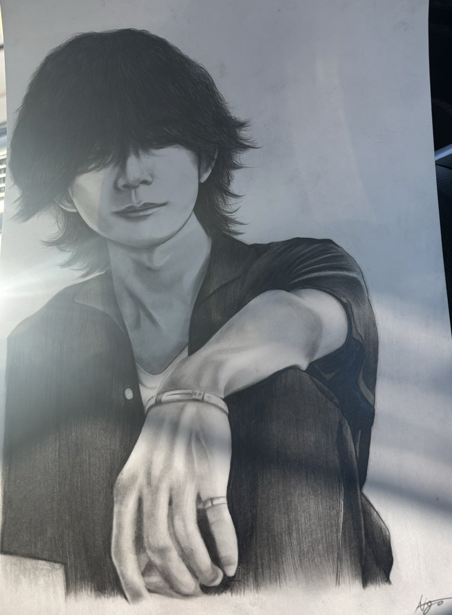 arty__ai's tweet image. こんにちは☀️

最近全然絵描けてなかったから、まずは人物から🙏
鉛筆でBUMP OF CHICKENの藤原さん！
次はアニメ描く😊

#BUMPOFCHICKEN