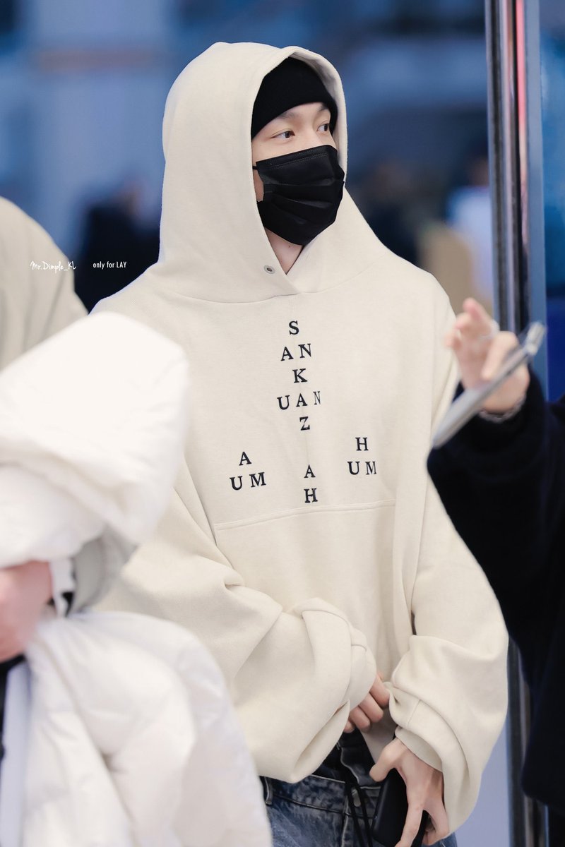 kokokbop's tweet photo. YIXING’s arrival in South Korea! 🥹🤍 https://t.co/6DExAE1EYF