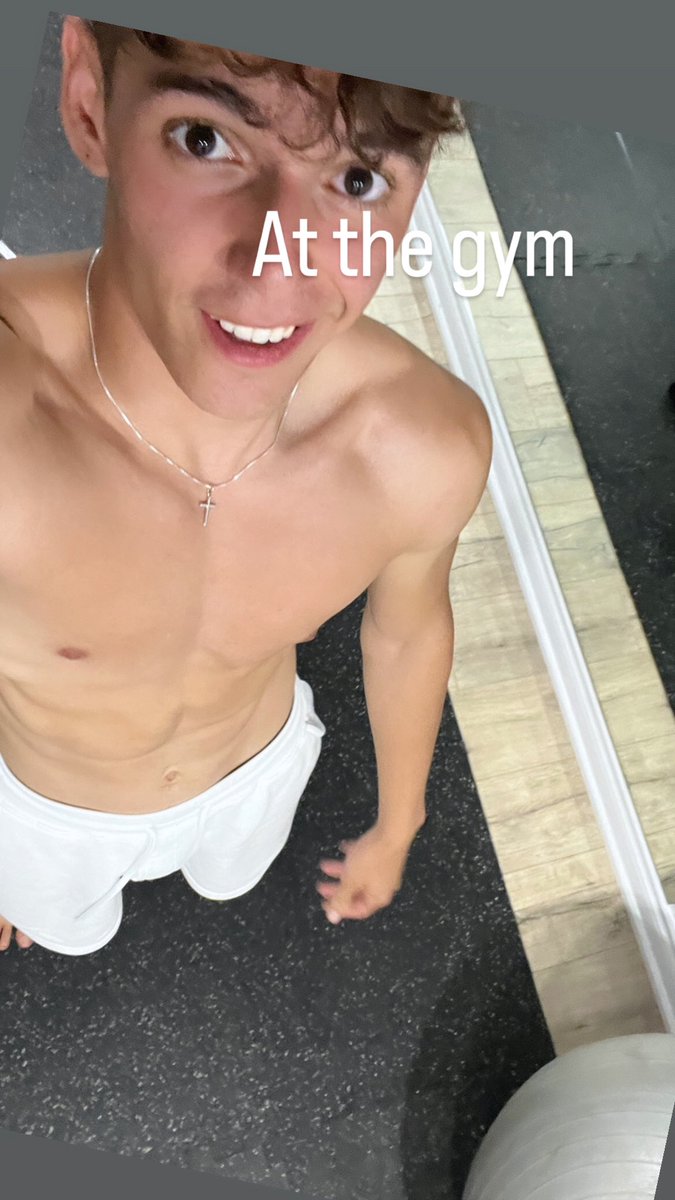 ItsDannyEdwin's tweet image. Say Hi and I’ll send you the nudie version 😉