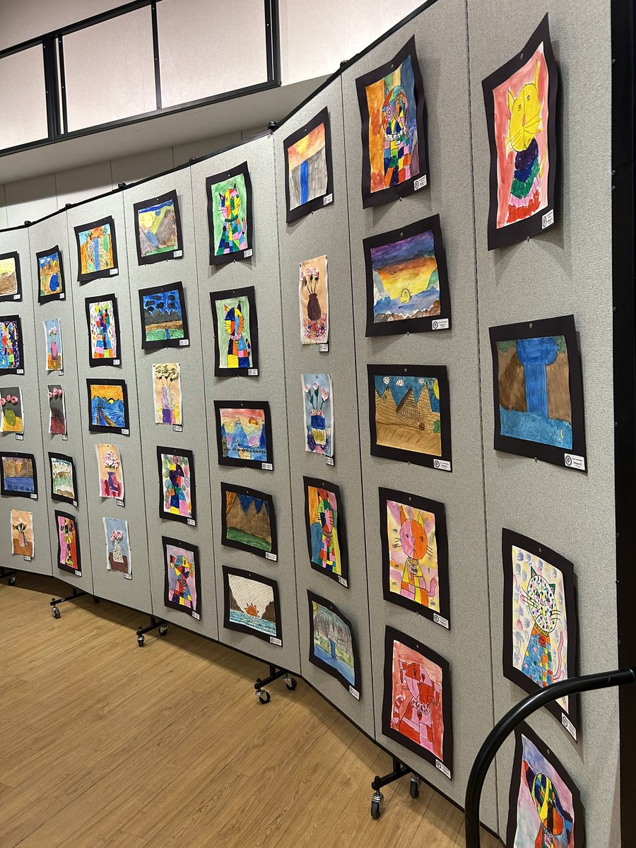 So awesome to see student art on display! There’s so much talent in <a href="/CajonValleyUSD/">CajonValleyUSD</a>!