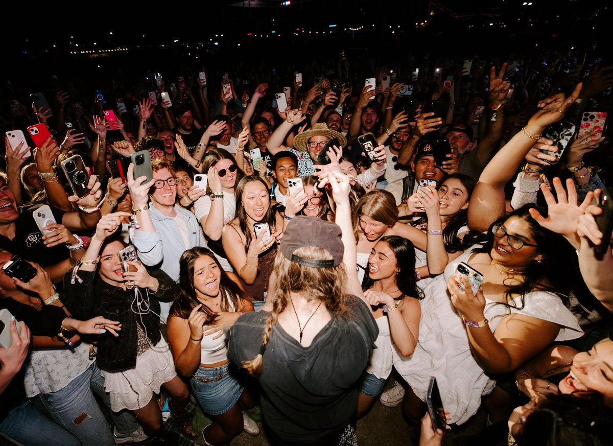 The Lumineers (@thelumineers) on Twitter photo Feels good to be back. Incredible time headlining last night at <a href="/XtraInningsFest/">Extra Innings Festival</a> Europe, we’ll see you in April. Feels good to be back. Incredible time headlining last night at <a href="/XtraInningsFest/">Extra Innings Festival</a> Europe, we’ll see you in April.