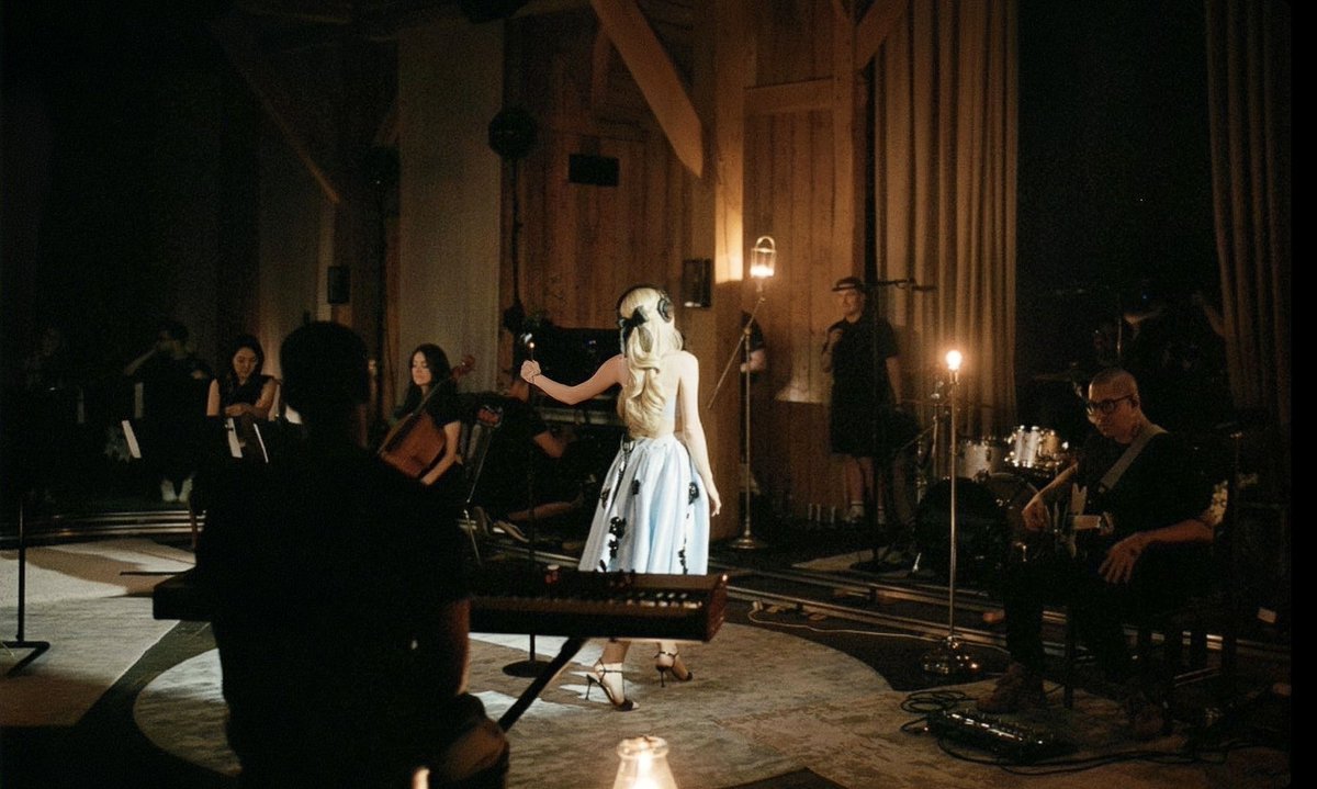 Breathin Live at 2025 <a href="/MTVRPM/">𝐌𝐓𝐕</a> Europe Music Awards

Se participe de mi actuación en los EMAs, presentando Breathin, lo cual confirma la continuación de la era fantasize como su siguiente single 

“….. Feel my blood runnin', swear the sky's fallin'….”