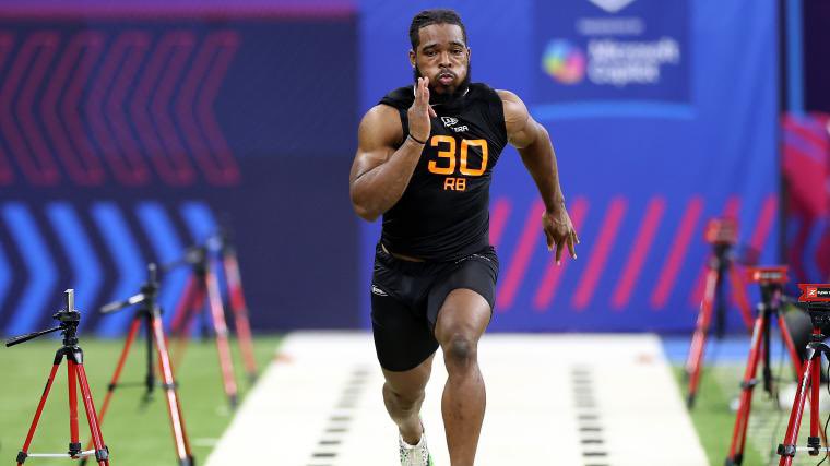 DynastyDadFF's tweet image. Less than 25% of RBs in the last 10 combines have recorded Sub 4.5 40s
This class has 13+
4.38 - Bhayshul Tuten 👀
4.39 - Breshard Smith
4.40 - Jaydon Blue
4.41 - DJ Giddens
4.42 - Trevor Etienne
4.42 – Montrell Johnson Jr
4.43 - TreVeyon Henderson
4.44 - Donovan Edwards
4.45 –…