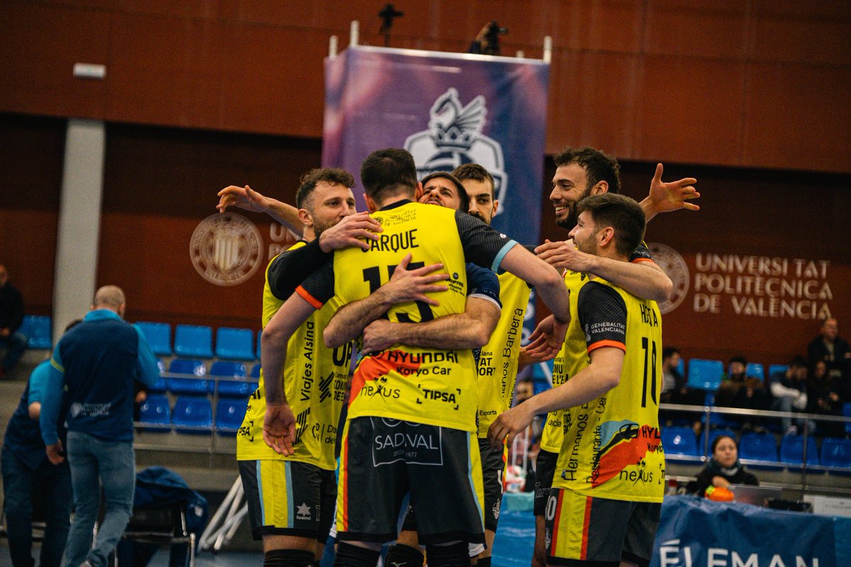 ConqueridorV's tweet photo. Estamos de vuelta 💥

Volvimos a disfrutar jugando en casa para despejar las dudas y superar por 3-0 al @voleysanroque. ✅️

🔜 Nos esperan por delante dos finales más antes de cerrar la fase regular de Superliga.

#VamosConque #DamosElSalto https://t.co/79W7bxrEWB