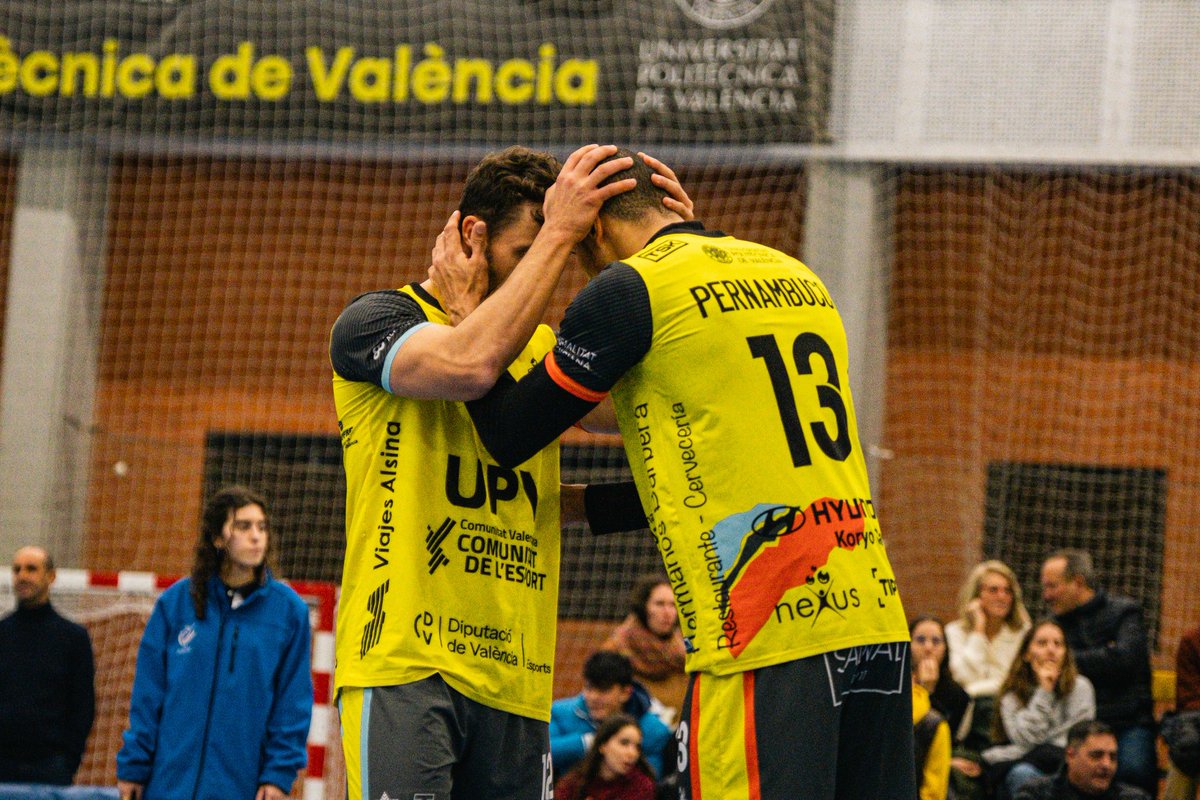 ConqueridorV's tweet photo. Estamos de vuelta 💥

Volvimos a disfrutar jugando en casa para despejar las dudas y superar por 3-0 al @voleysanroque. ✅️

🔜 Nos esperan por delante dos finales más antes de cerrar la fase regular de Superliga.

#VamosConque #DamosElSalto https://t.co/79W7bxrEWB