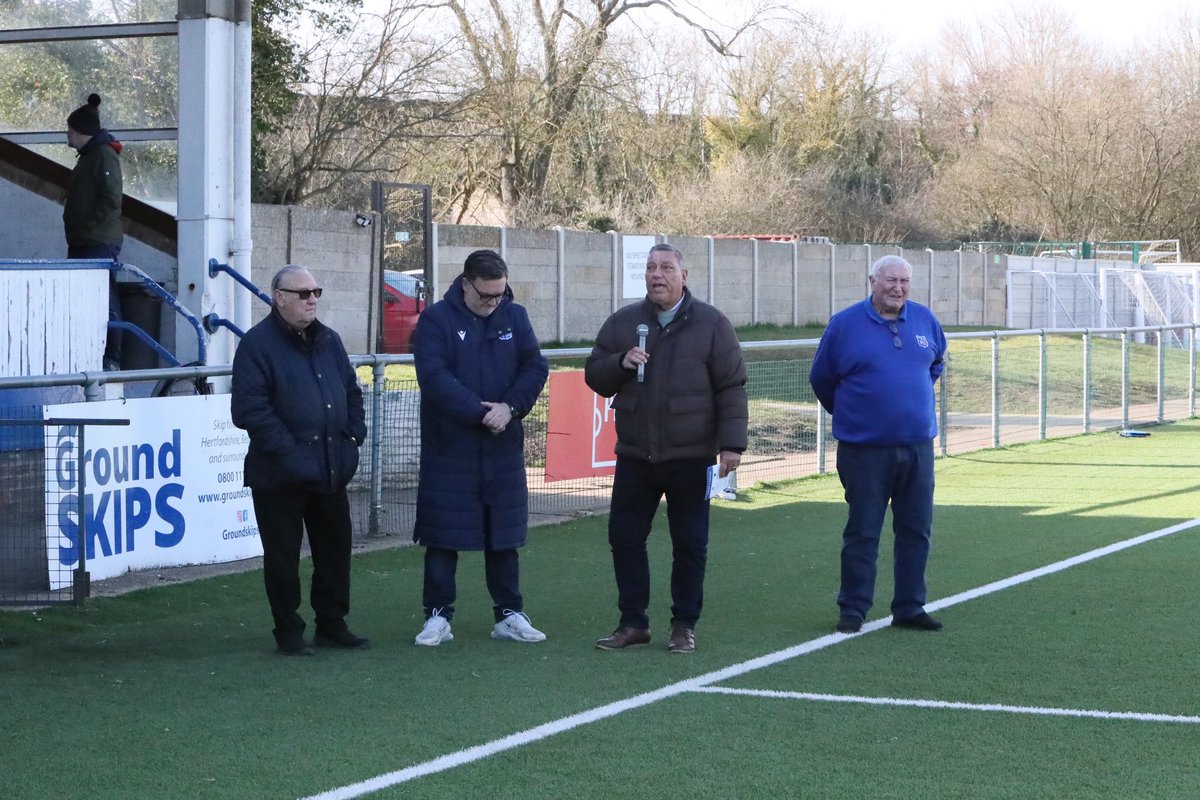 A perfectly observed minutes silence this afternoon in memory of Frank Bailey. 💙

Rest in Peace, Frank ❤️

#OnlyOneEnfield