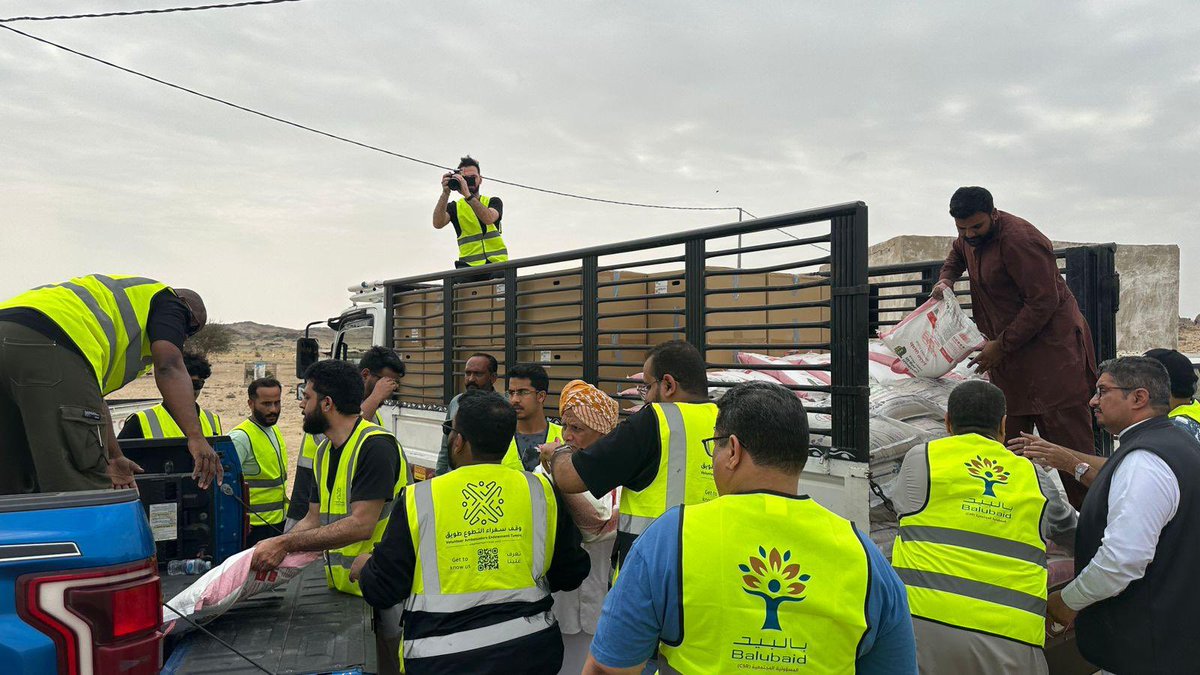 vaorgsa's tweet photo. بدعم كريم من مجموعة بالبيد وبالتعاون مع جمعية البر بالسعدية قام #سفراء_التطوع بتوزيع السلال الغذائية الرمضانية بقرى منطقة مكة المكرمة ربي بارك لنا شهر رمضان وأعنا فيه على الصيام و القيام 🌙

#وقف_سفراء_التطوع https://t.co/hlyqiyYy6t