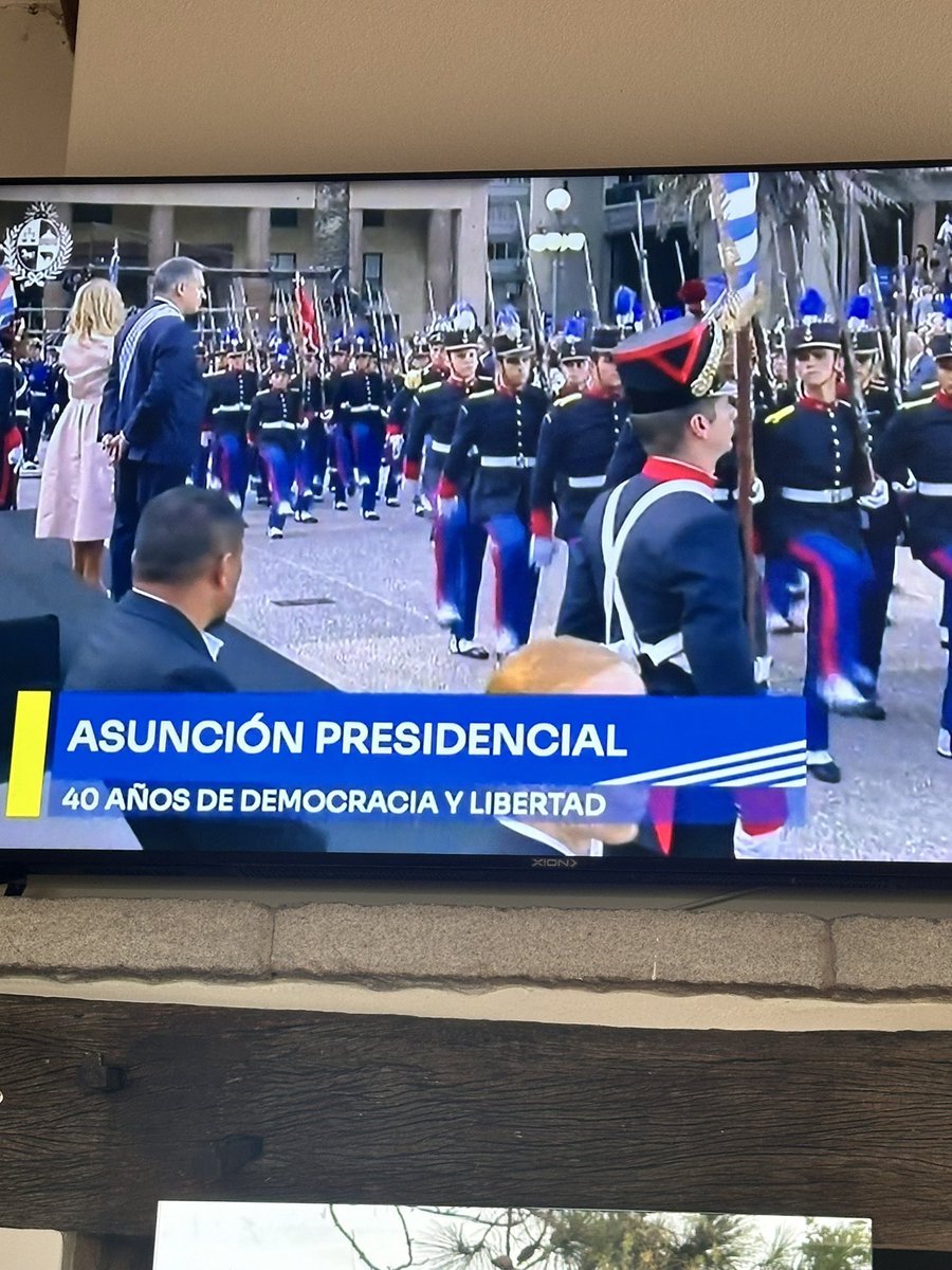 Celebramos 40 años de democracia y Libertad. Gracias al Presidente y a su equipo y éxitos al nuevo gobierno que asume. 🇺🇾