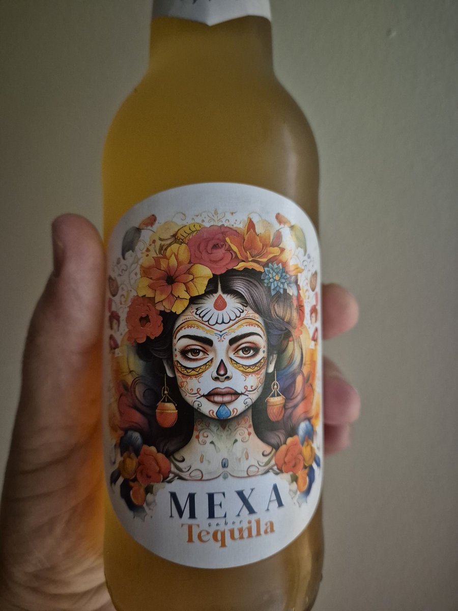 Quimzgz's tweet image. Sábado de #Carnaval, sábado de birra con tequila.
#BeerDisaster #BeerLabels