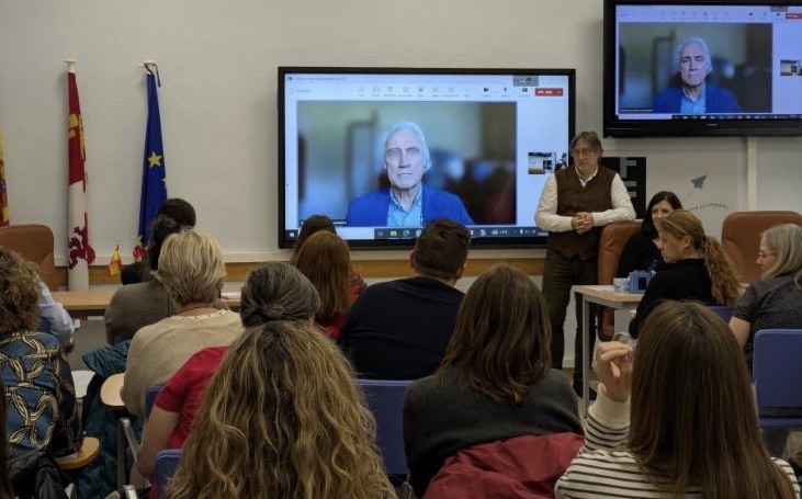 david_samore's tweet image. IT WAS A GREAT SESSION with 50+ Vocational Education teachers in Spain! The topic was SCHOOL LEADERSHIP which is now being seen as essential to success in Spanish schools—public, private and charter. @followers 
#leadership #liderazgo #schools #escuela #vocationaltraining