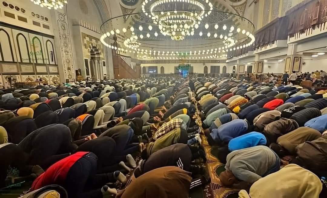 وَخَشَعَتِ الْأَصْوَاتُ لِلرَّحْمَٰنِ فَلَا تَسْمَعُ إِلَّا هَمْسًا 🤍

#رمضان_كريم #رمضان_يجمعنا