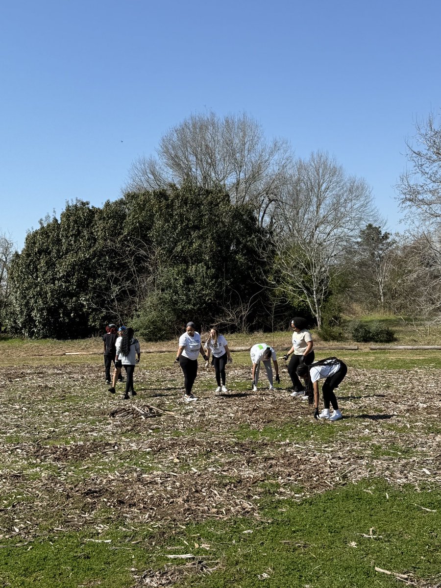 HALOPVAMU's tweet image. Recap pictures from Fairey Garden today🪴

#pvamu28 #pvamu25 #pvamu26 #pvamu27 #pvamu24 #pvamu #halopvamu #beahalo🌎