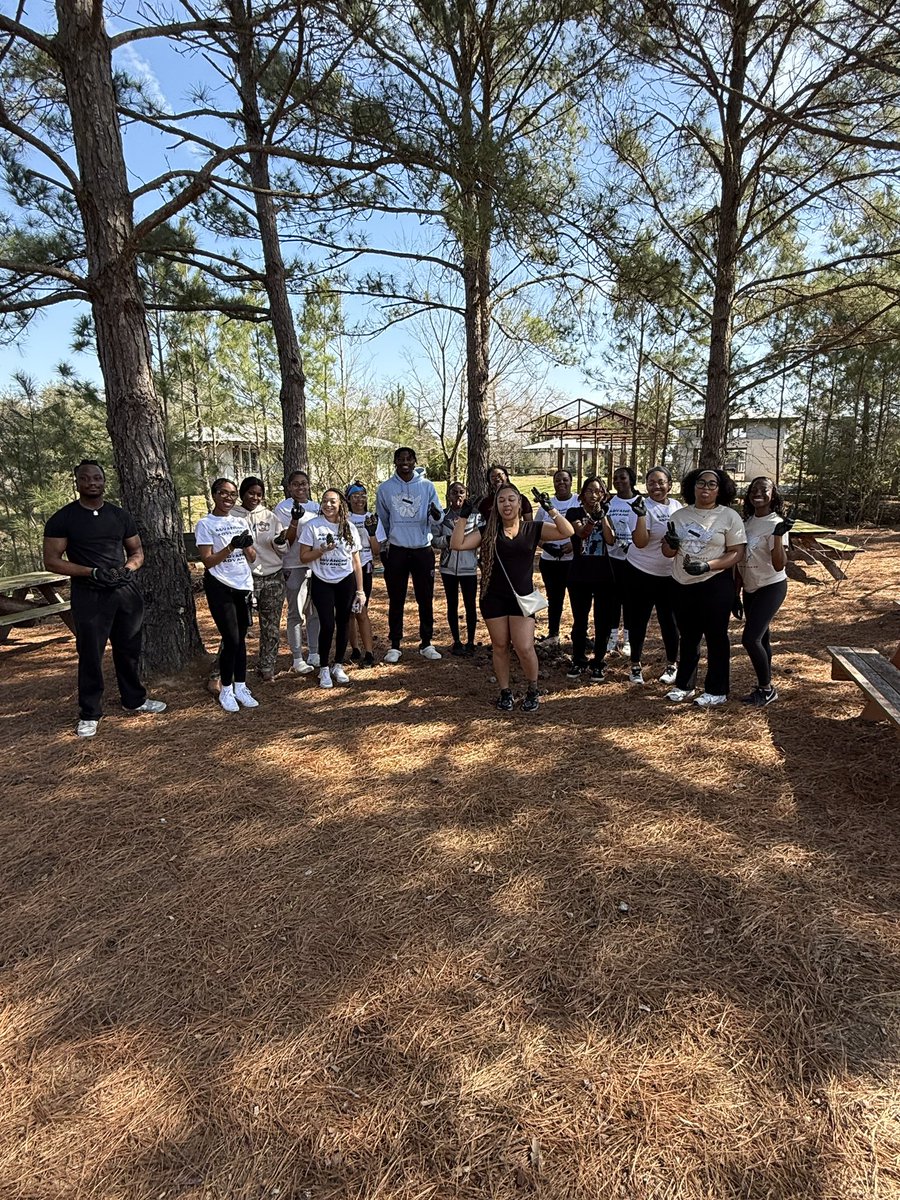 HALOPVAMU's tweet image. Recap pictures from Fairey Garden today🪴

#pvamu28 #pvamu25 #pvamu26 #pvamu27 #pvamu24 #pvamu #halopvamu #beahalo🌎