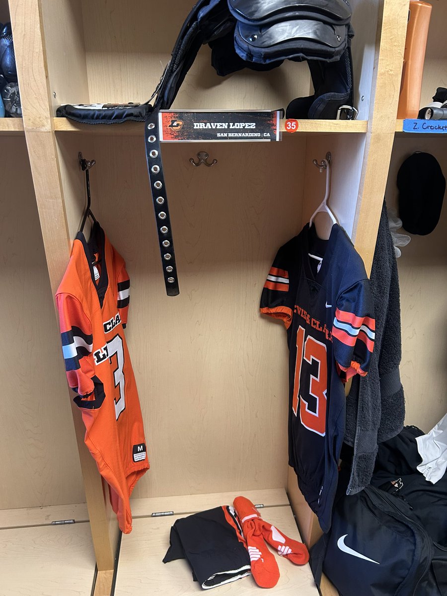 Draven Lopez (@draven_lopez6) on Twitter photo Big thanks to <a href="/coachbelliott/">Brett Elliott</a> and <a href="/Coach_DanFields/">Coach Daniel Fields</a> and all of the other <a href="/lewisclarkfb/">Lewis & Clark Football</a> football coaches and players who made this visit possible. It was a great time. Big thanks to <a href="/coachbelliott/">Brett Elliott</a> and <a href="/Coach_DanFields/">Coach Daniel Fields</a> and all of the other <a href="/lewisclarkfb/">Lewis & Clark Football</a> football coaches and players who made this visit possible. It was a great time.