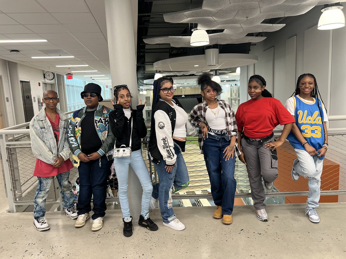 Day 4 of Black History Month Spirit Week… 90s Throwback Day! ✊🏽🖤 The staff and students showed up and showed out!!! 💪🏽 #pgcpsbhm25 <a href="/pgcps/">PGCPS</a>