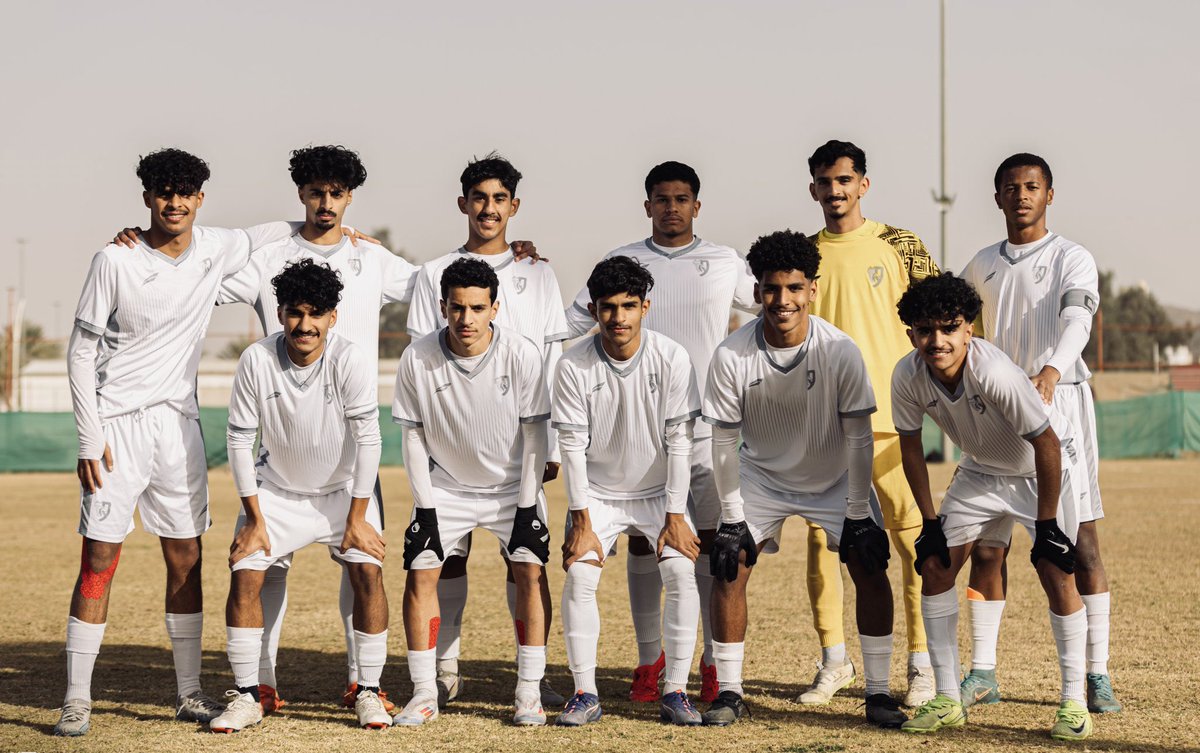 ⚪️ | صـافرة الـنهاية 
شباب #الطائي 3 - 2 شباب الروضة

⚽️| وسام الشعبان
⚽️| صبر الشمري 
⚽️| معاذ السياري 
ألف مبرووووك لـ #طائي_18 الثلاث نقاط 🤍