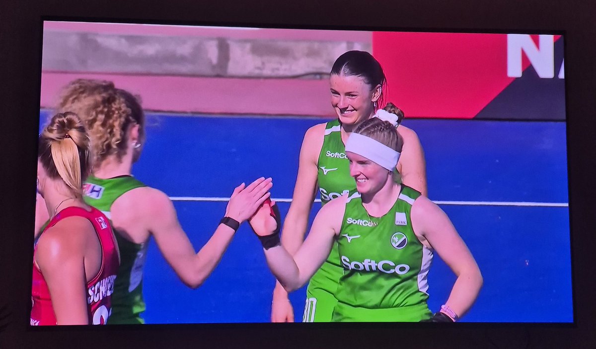 GCL Gníomhach (@gclgniomhach) on Twitter photo Bua iontach eile ó <a href="/irishhockey/">Hockey Ireland</a> vs Na Stáit Aontaithe sa chluiche leath-cheannais i gCorn na Náisiún! Comhghairdeas leat Ms Ní Chearbhaill 🙌 Cluiche Ceannais le teacht amárach ☘️ Roinnfimid níos mó sonraí faoi sin nuair a thagann siad! #ÉireAbú <a href="/GCLuimnigh/">GCLuimnigh</a> <a href="/gclsport/">GCL Spórt</a> Bua iontach eile ó <a href="/irishhockey/">Hockey Ireland</a> vs Na Stáit Aontaithe sa chluiche leath-cheannais i gCorn na Náisiún! Comhghairdeas leat Ms Ní Chearbhaill 🙌 Cluiche Ceannais le teacht amárach ☘️ Roinnfimid níos mó sonraí faoi sin nuair a thagann siad! #ÉireAbú <a href="/GCLuimnigh/">GCLuimnigh</a> <a href="/gclsport/">GCL Spórt</a>