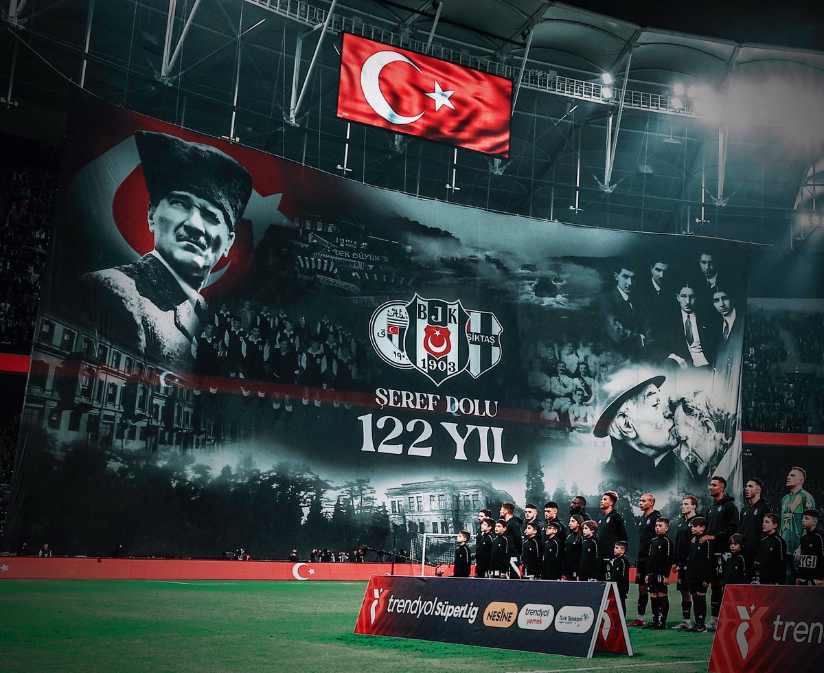 Proud and glorious Beşiktaş! 🖤🤍