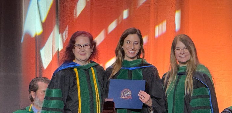 SurgEdMD's tweet image. Itβs the greatest feeling to see your mentees achieve tremendous success!!
So very proud of @ATompeck, former fellow @UTSW_Surgery & @KericNatasha former fellow @ShockTrauma_CC on becoming Fellow of Critical Care Medicine (FCCM)! Congrats!!ππ½ππ½@SCCM @SCCM_Surgery @BannerHealth