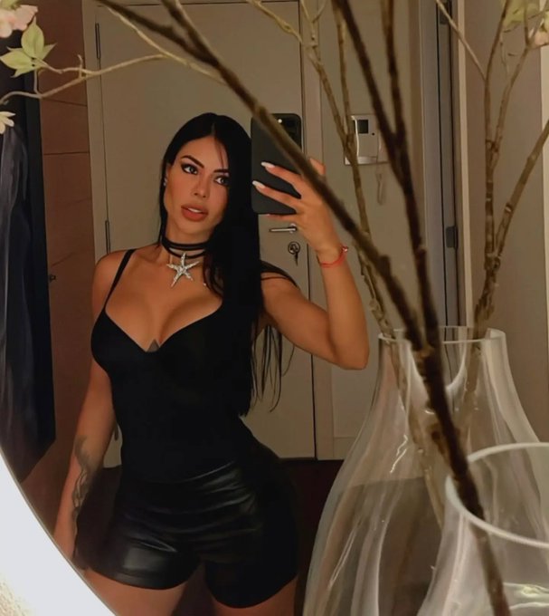 Watch Canela Skin's leaked NSFW photo on TwXstars