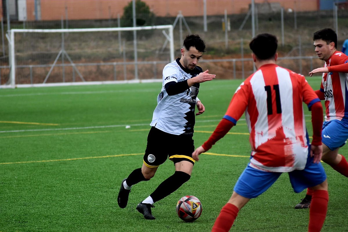 🕦 45' | ⏸️ ¡𝗝𝘂𝗴𝗮𝗱𝗼𝗿𝗲𝘀 𝗮 𝗹𝗼𝘀 𝘃𝗲𝘀𝘁𝘂𝗮𝗿𝗶𝗼𝘀!

Se cumplen los primeros 45 minutos del partido con empate momentáneo en el marcador.

<a href="/UnionistasCF/">Unionistas de Salamanca CF</a> B 0️⃣
🆚
<a href="/G_Medinense/">Gimnástica Medinense</a> 0️⃣

#ConstruyendoUSCF🏗️