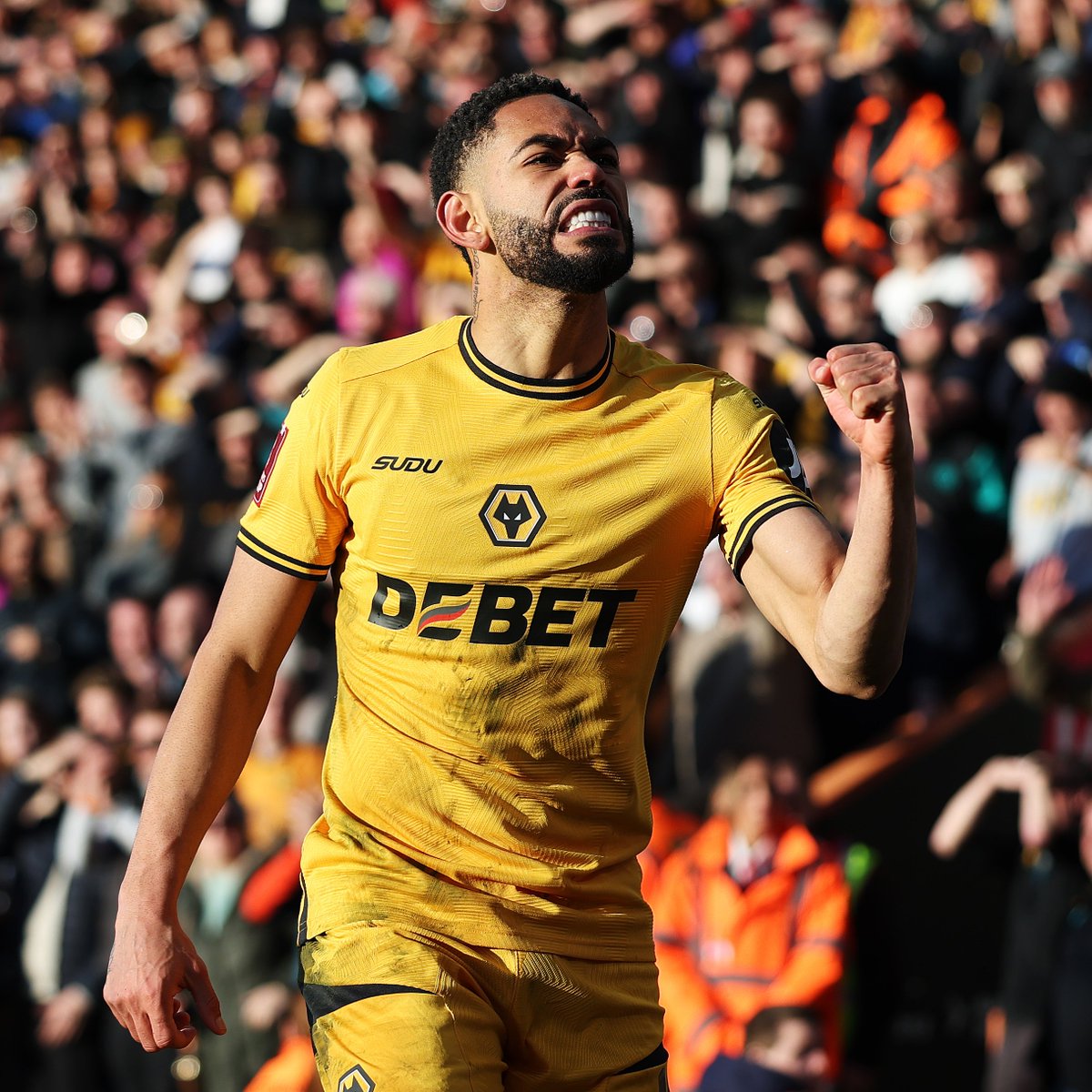 Matheus Cunha never gives up for <a href="/Wolves/">Wolves</a> 🐺

#EmiratesFACup