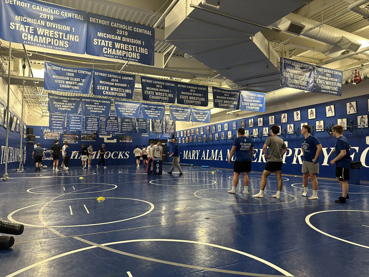 Aaron Babicz '93 (@detroitccad) on Twitter photo The Gentlemen of <a href="/DCCRugby/">DetroitCCRugby</a> keeping the Cave warm. Great development for ALL athletes. #CCpride #BasilianBuilt The Gentlemen of <a href="/DCCRugby/">DetroitCCRugby</a> keeping the Cave warm. Great development for ALL athletes. #CCpride #BasilianBuilt