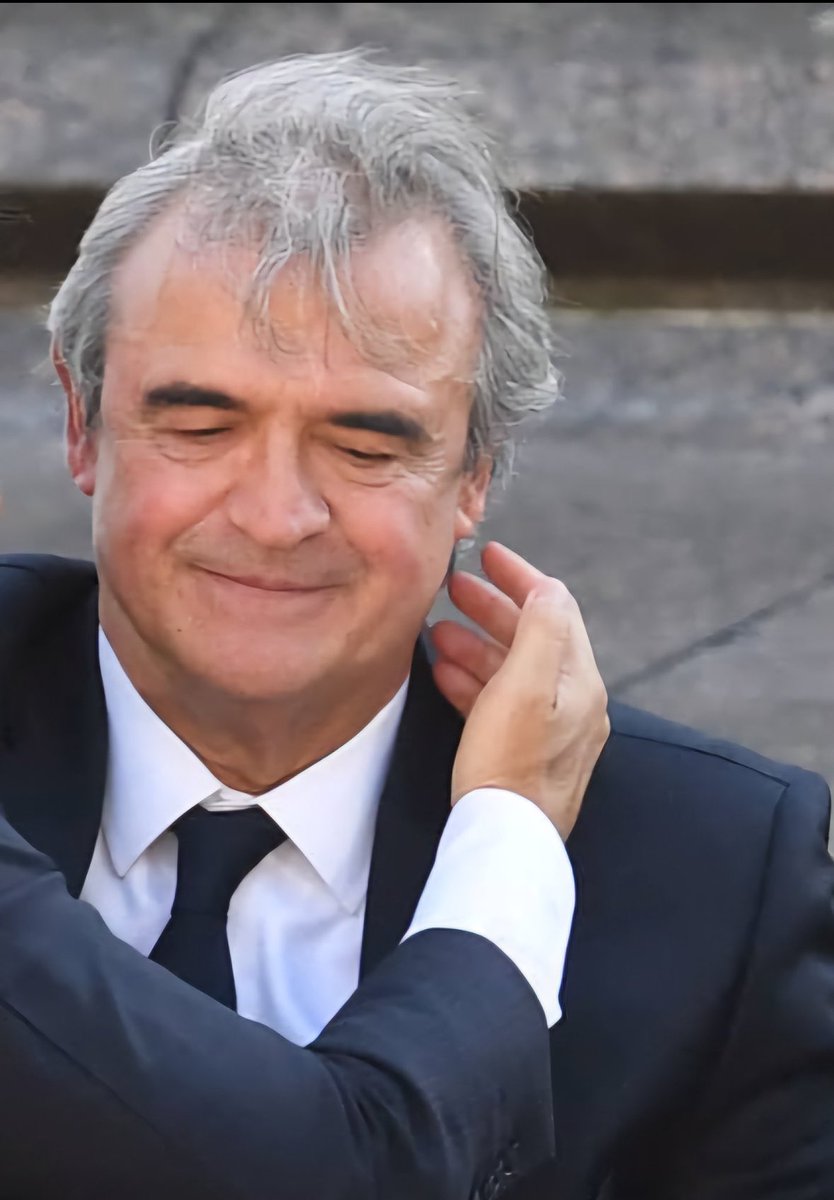 Hoy eras vos quien debía asumir, abrazo enorme en donde estés!!