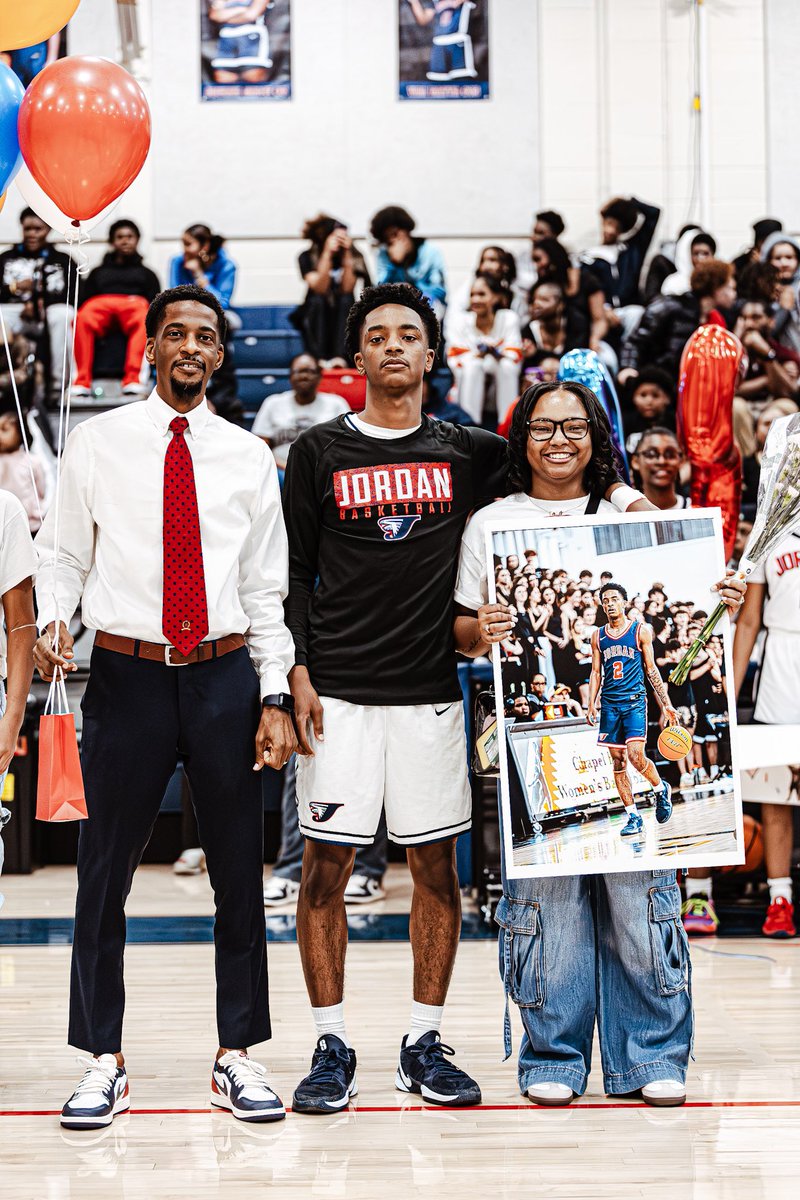 Thank you high school basketball. 
500+ assists✅
11 games with 10+ assists.. history✅
3x all conference✅
Most APG in the state✅
Elite 8 first year on varsity✅
Etc. Beat true PG in the country.