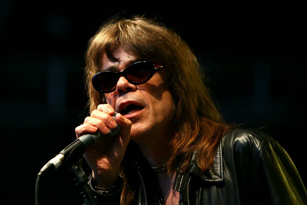 Variety's tweet image. David Johansen, the frontman and last surviving member of proto-punk band New York Dolls, has died. He was 75. bit.ly/41Gk6pi