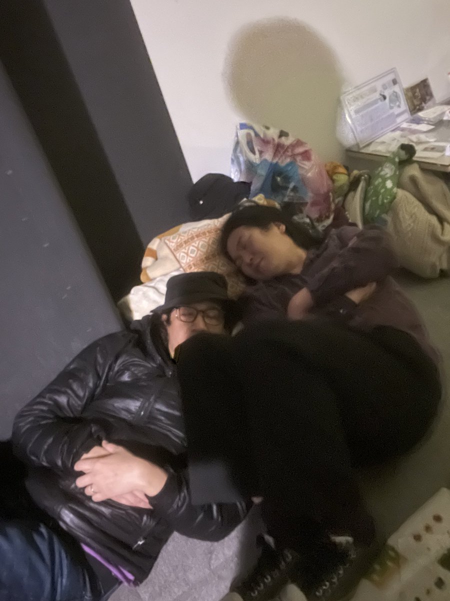 8kaidou's tweet photo. 2月28日〜3月1日
夢幻街道覚醒前夜
皆様、お集まり頂き本当にありがとうございました！
沢山の方々が、この場所が好きだ、寂しいと言われ、オーナー、スタッフ、夢幻街道も幸せな空間でした！
いままでありがとうございました！
そして、復活に向けて動きます！
これからもよろしくお願いします！ https://t.co/zV3iaTA5NO